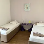 Apartment Maral *