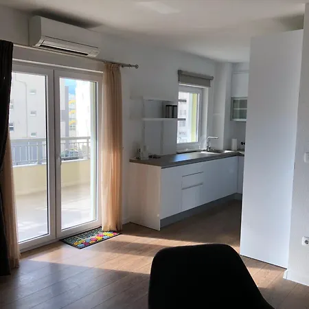 Maral アパート マカルスカ